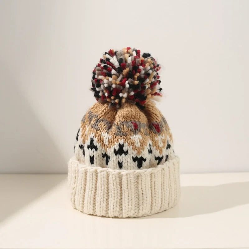TAMARA™– Cozy Snowflake Pom Beanie